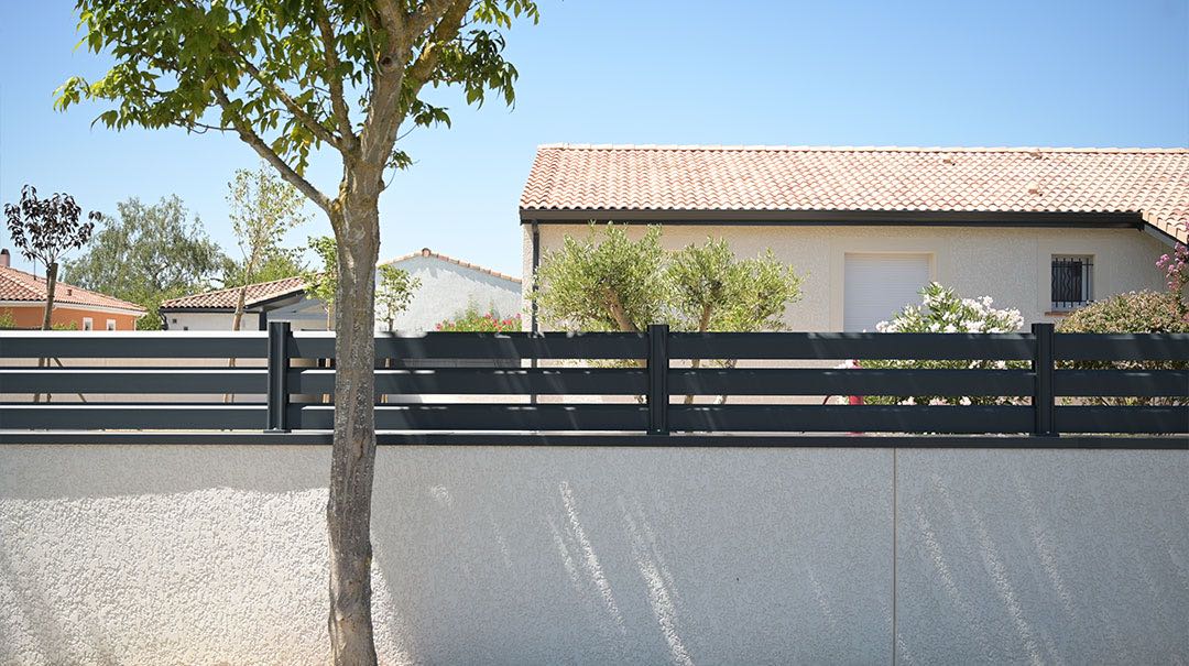 Clôtures résidentielles persienne en aluminium