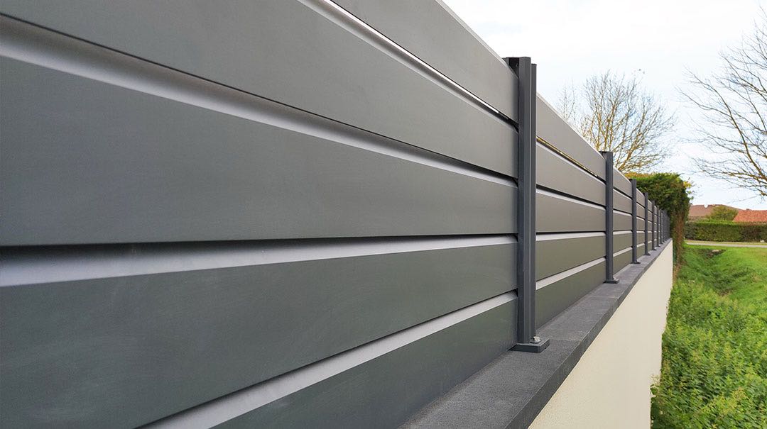 Clôtures résidentielles persienne en aluminium