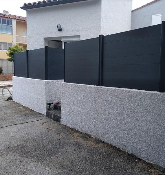 Clôtures résidentielles pleine en aluminium