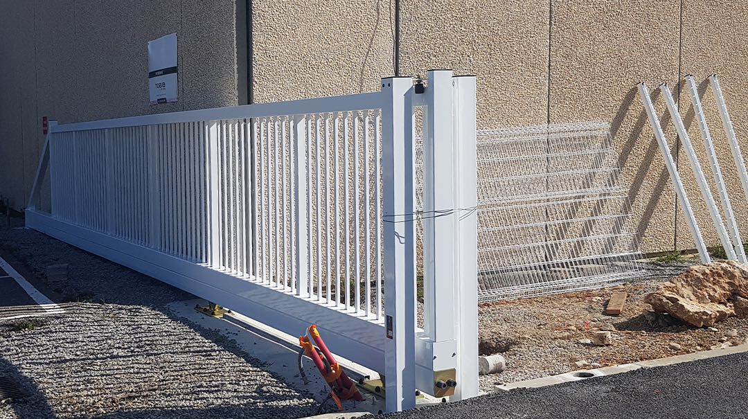 Portail autoportant professionnel zone industrielle