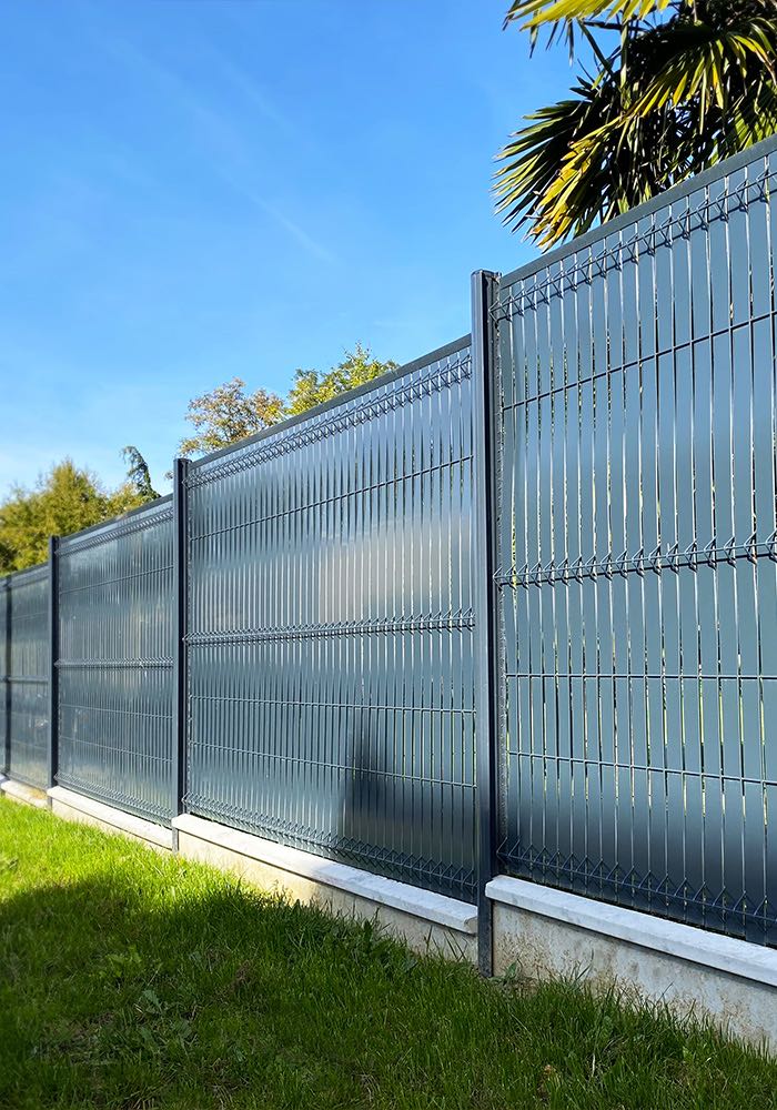 Brise-vue aluminium pour panneaux rigides