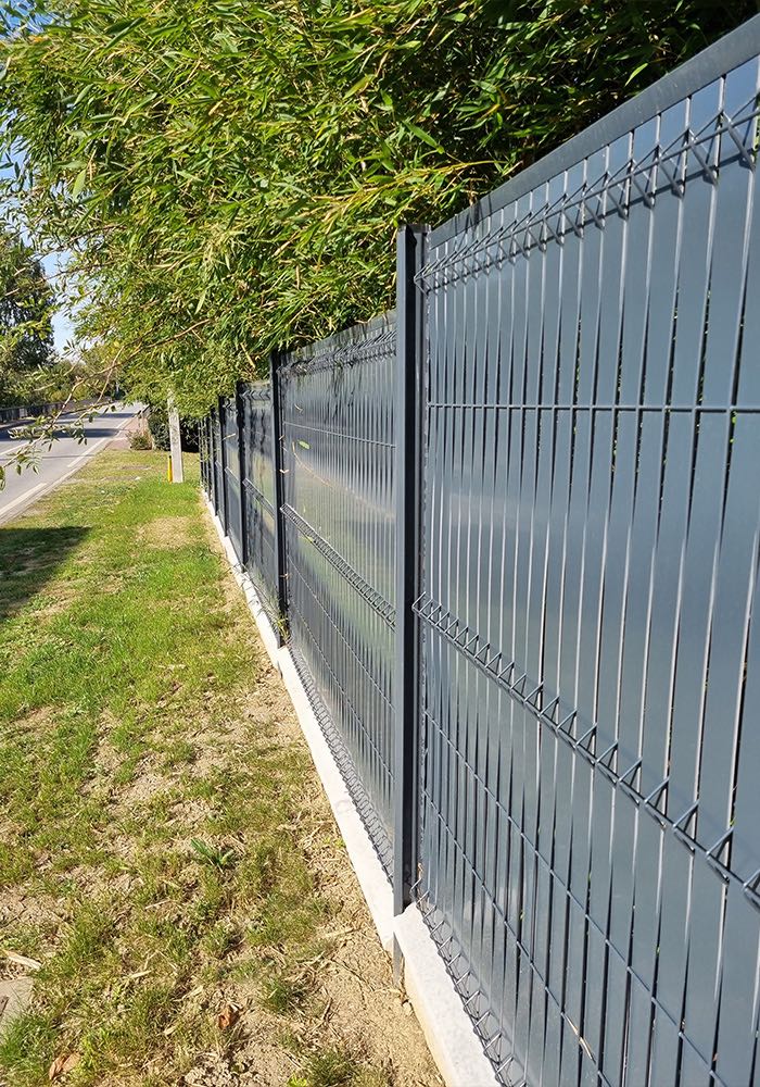 Brise-vue aluminium pour panneaux rigides