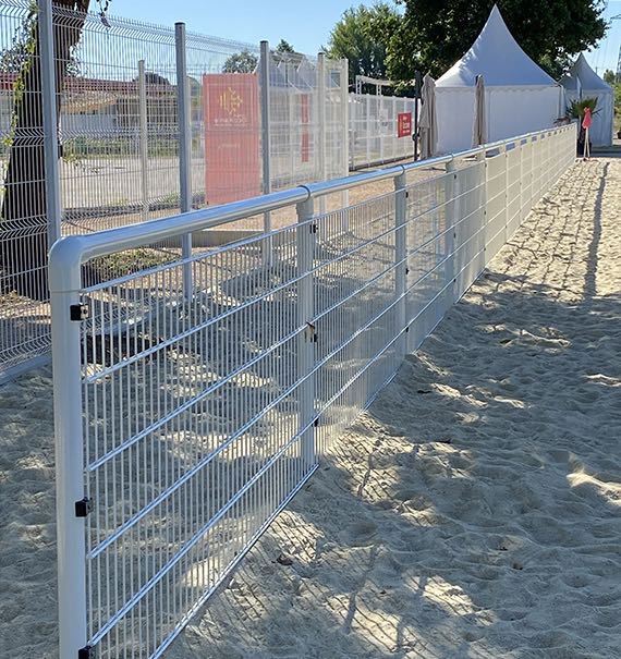 Clôture sportive main courante terrain foot