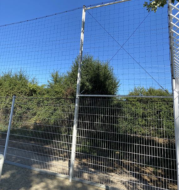 Pare-ballon terrain de foot