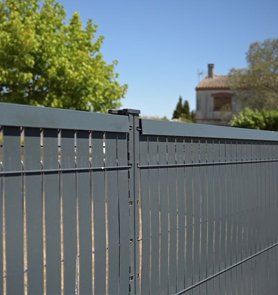 Brise-vue aluminium pour panneaux rigides