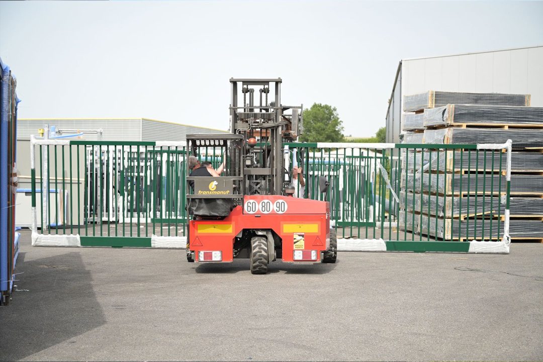 Chariot transport portail industriel